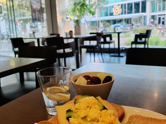 恩荷芬中央皇冠酒店優惠