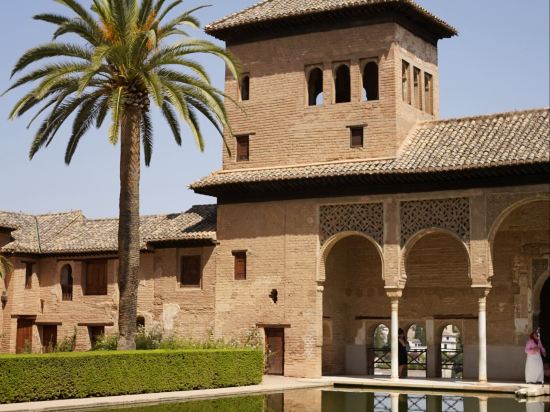 巴塞羅塞維利亞雷納西門圖酒店優惠