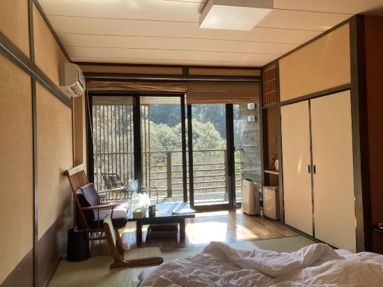 緑と渓流に抱かれた美肌温泉の宿　霧島温泉静流荘 クーポン