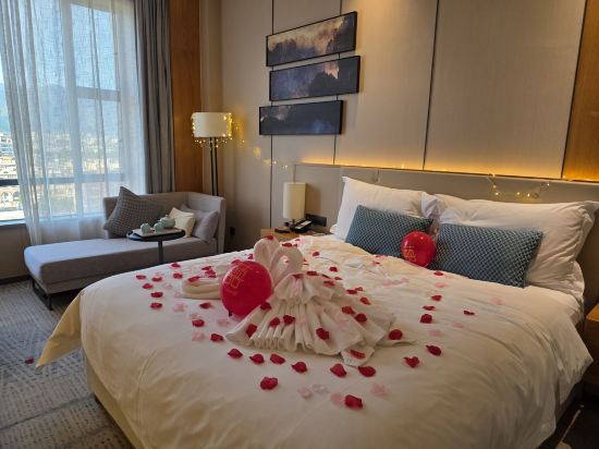 麗呈朗譽酒店（肇慶七星巖景區店）優惠