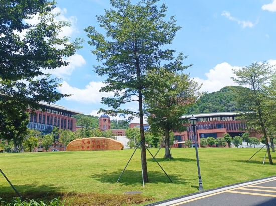 麗楓酒店（深圳光明科學城中山大學地鐵站店）優惠