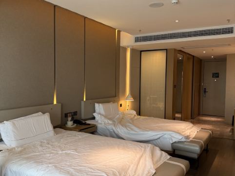 珠海拱北口岸情侶路亞朵S網易嚴選酒店優惠