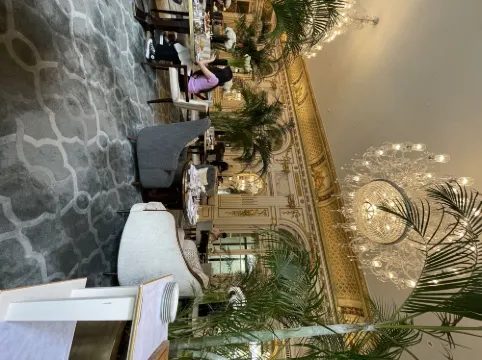 The Peninsula Paris Restauration Photos
