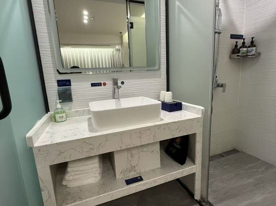 速8精選酒店（三亞灣海月廣場店）優惠