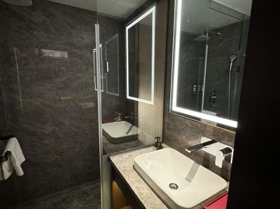 美球假日飯店（珠海拱北口岸店）優惠