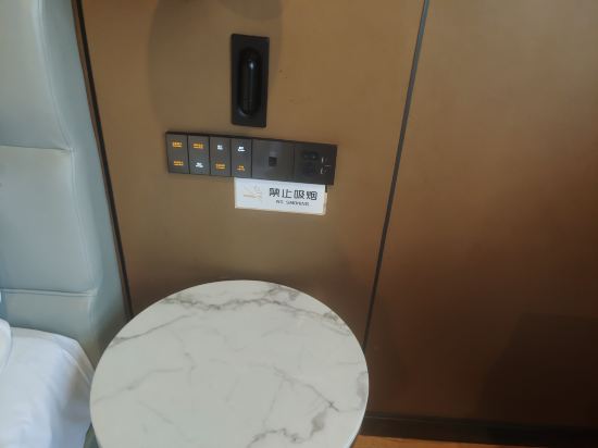 重慶D·Guest鑽客智能酒店（解放碑洪崖洞店）優惠