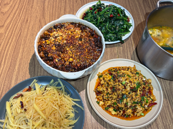 重慶吃山文化青年旅店優惠