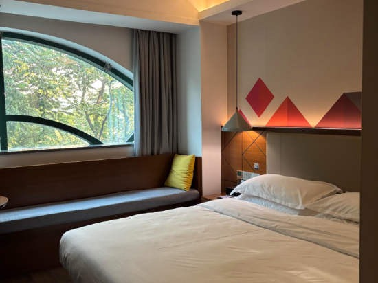 柏曼飯店（廣州東站梅花園地鐵站店）優惠