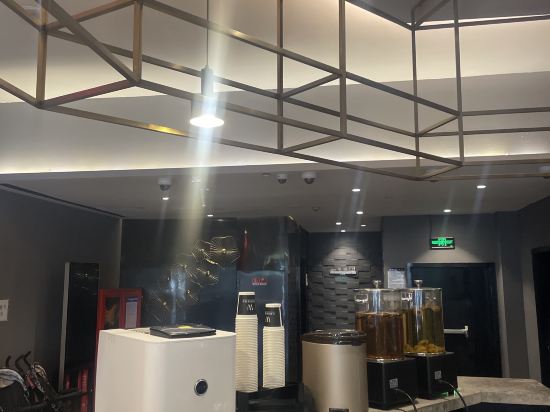 萬和至臻飯店（上海日月光打浦橋地鐵站店）優惠