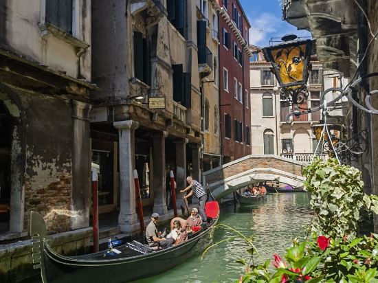 帕多瓦皇冠假日酒店優惠