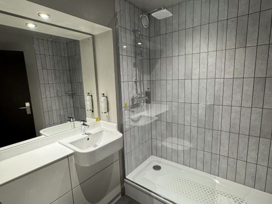 Premier Inn London Heathrow Airport T2 & T3 - Bath Road優惠