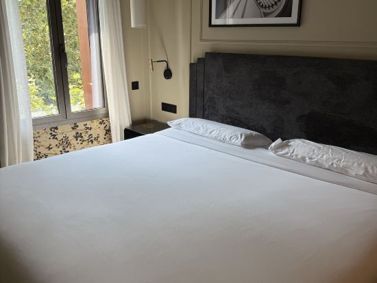 巴塞隆拿埃爾阿維尼達宮酒店優惠