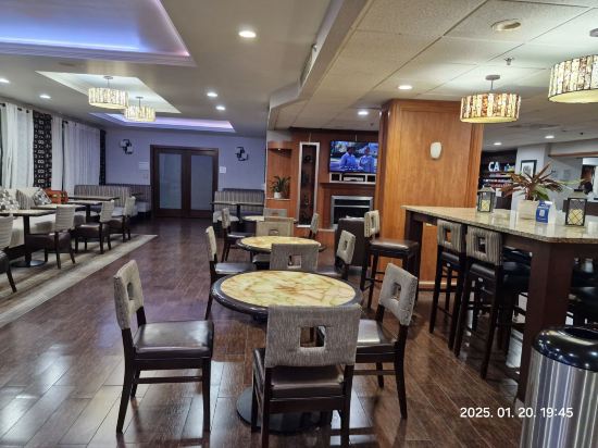 洛杉磯/阿卡迪亞希爾頓歡朋酒店優惠