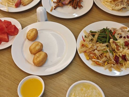 成都北站智選假日飯店（金牛萬達廣場店）優惠