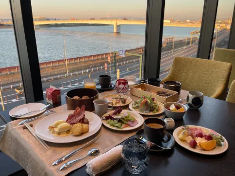 هوتل فيلا فونتين بريميير هانيدا أيربورت - ديريكتلي كونيكتيد تو هانيدا أيربورت تيرمينال 3 تناول الطعام Photos