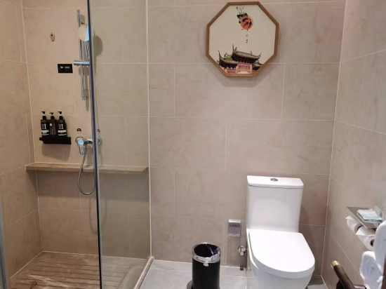 麗呈朗譽飯店（深圳龍崗中心大運新城店）優惠