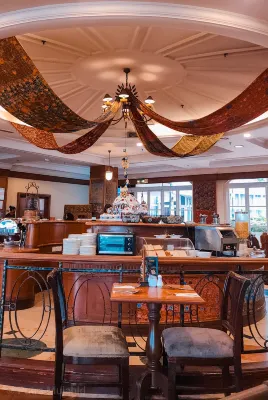 Avillion Admiral Cove Dining Photos