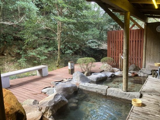 緑と渓流に抱かれた美肌温泉の宿　霧島温泉静流荘 クーポン