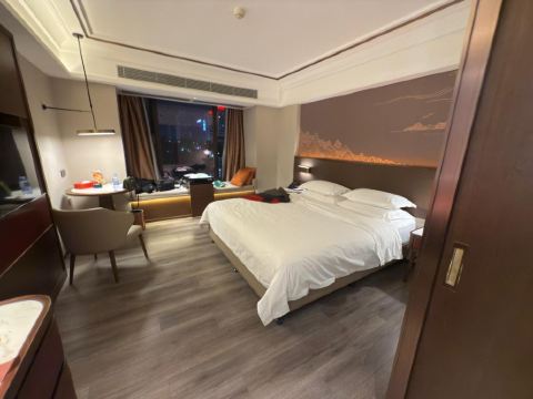 美球假日酒店（珠海拱北口岸店）優惠