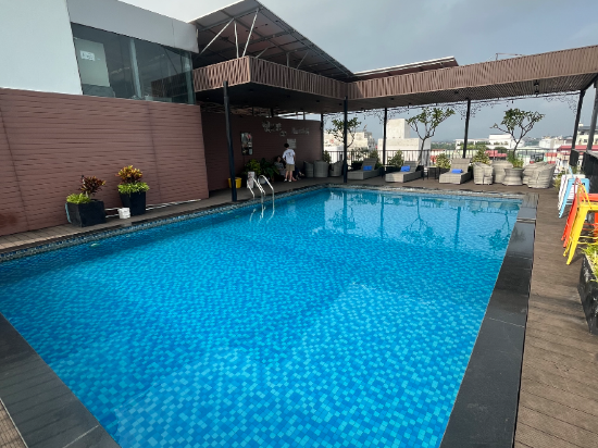 帕拉貢內白飯店及泳池優惠