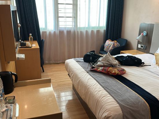 驛居酒店（深圳華強北燕南地鐵口店）優惠