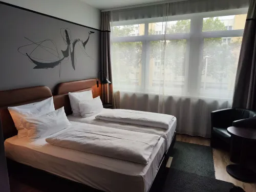 TITANIC Comfort Kurfürstendamm Zimmer Photos