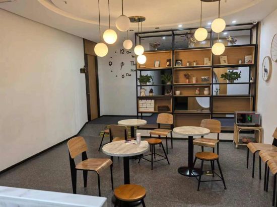 七月青年旅舍（重慶解放碑步行街店）優惠