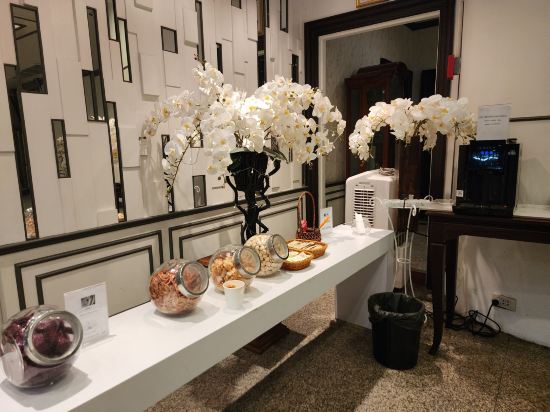 B2精品經濟飯店（九世皇御苑站席娜卡琳42）優惠
