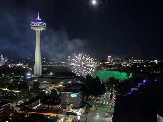 希爾頓尼亞加拉瀑布/瀑布景觀套房酒店優惠