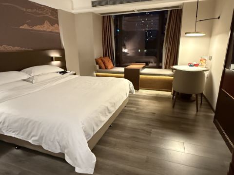 美球假日酒店（珠海拱北口岸店）優惠