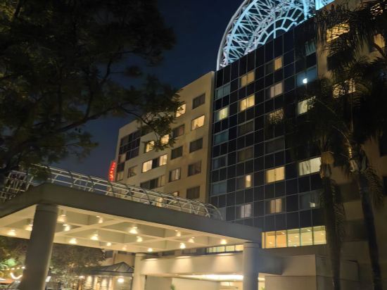 費爾普萊喜來登套房及會議中心酒店優惠