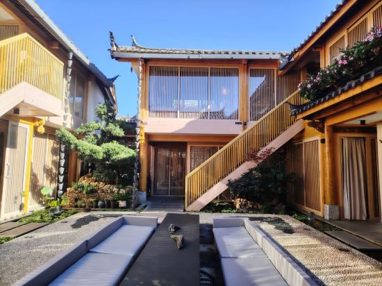 麗江雲見棲舍客棧優惠