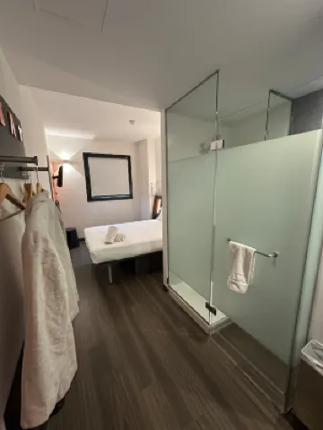 Four Points Flex by Sheraton Malaga Centre Номера Photos