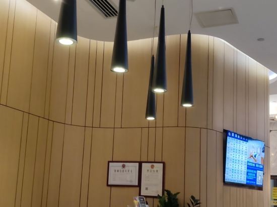 深圳前海假日飯店（寶安興東地鐵站店）優惠