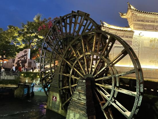 花築奢·麗江古城沁湖軒湖景花園客棧優惠