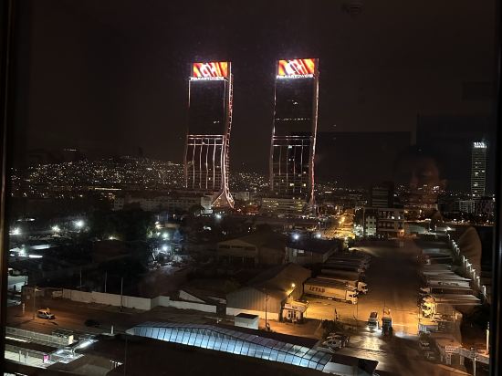 伊茲密爾貝拉克里希爾頓花園酒店優惠