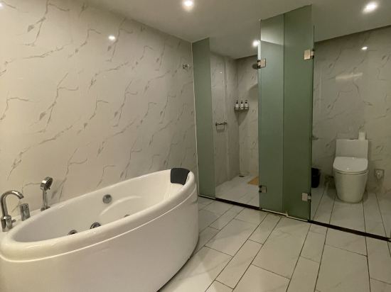 錦江都城酒店（海口五指山路日月免税廣場店）優惠