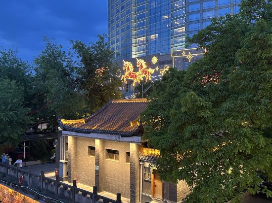 POSHPACKER拖板鞋青年旅舍旅行酒店（成都太古裏春熙路地鐵站店）優惠