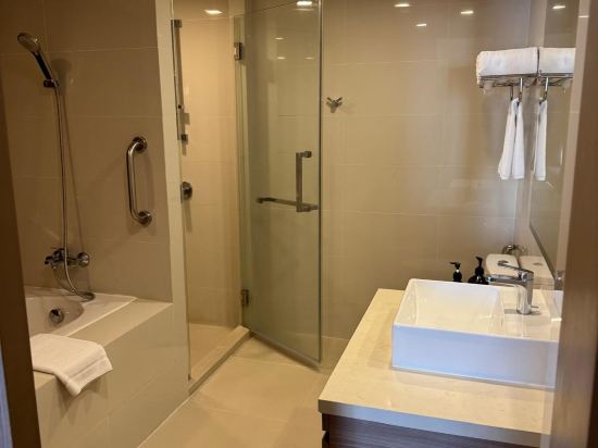 中央斯里拉恰馨樂庭大飯店優惠