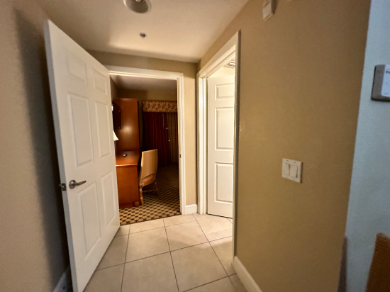 韋斯特蓋茲全套房區湖水温泉度假村優惠