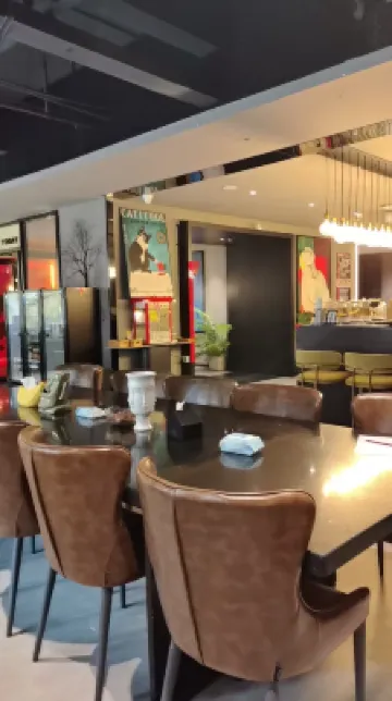 HÉONIC HOTEL & SUITES - Exclusive 2-3 Bedroom Family Suites+Curated Itineraries+Cat Coffee Mahlzeiten Photos