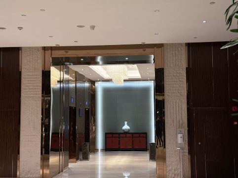 南京銀城皇冠假日酒店優惠