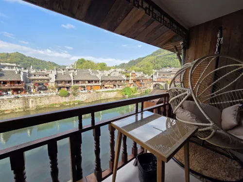 Qingshanjian Riverside Stilt House Inn (Phoenix Ancient Town - Hongqiao North Gate Pier Branch Public Areas Photos