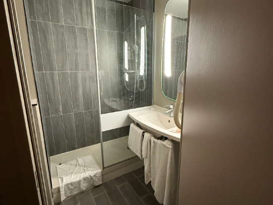 朗東堡10號巴黎北站宜必思酒店優惠