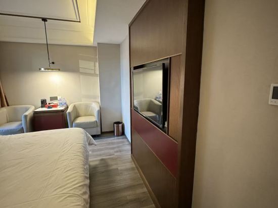 美球假日飯店（珠海拱北口岸店）優惠