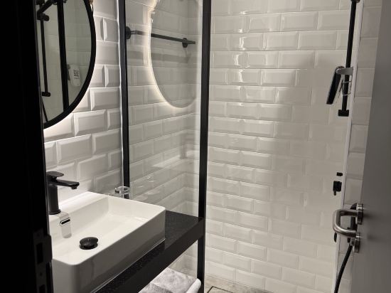 杜拜宜必思世貿中心酒店優惠