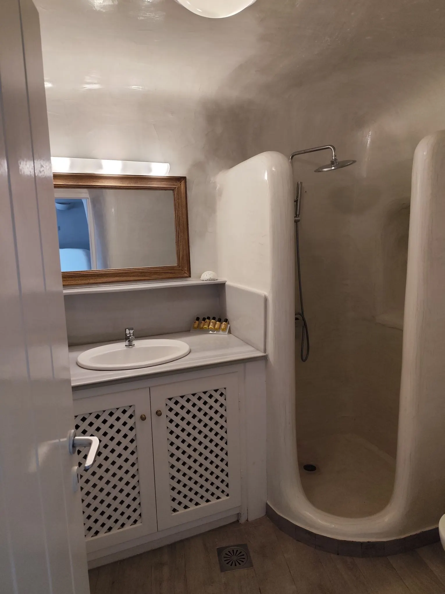 Strogili Zimmer Photos