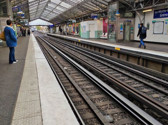 格勒內藍色飯店優惠