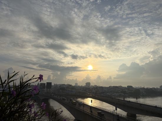 日月, 河畔飯店優惠