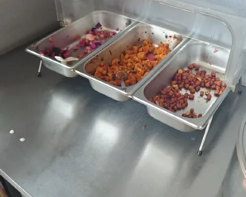 Biriyading Hotel تناول الطعام Photos
